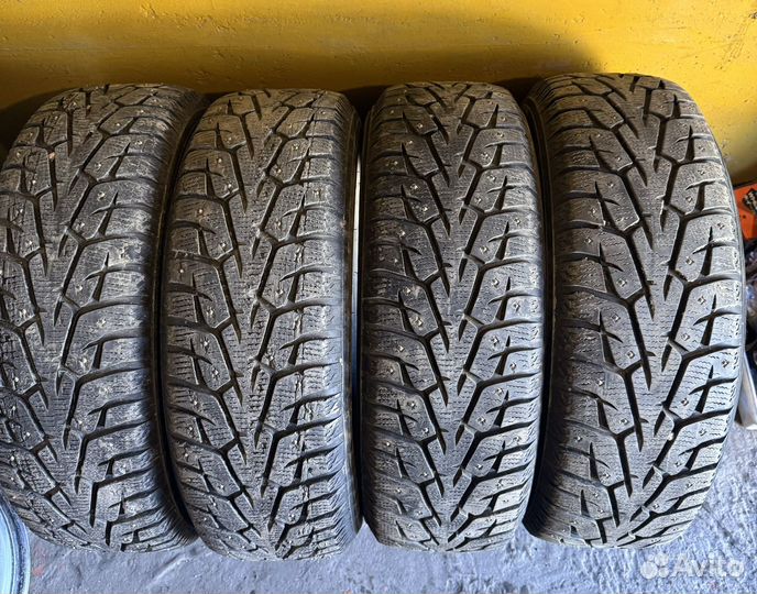 Yokohama Ice Guard Stud IG55 215/60 R16