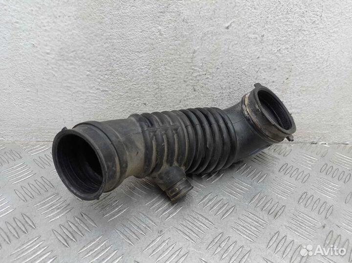 Патрубок воздушного фильтра Mazda CX-7 ER L33E1322