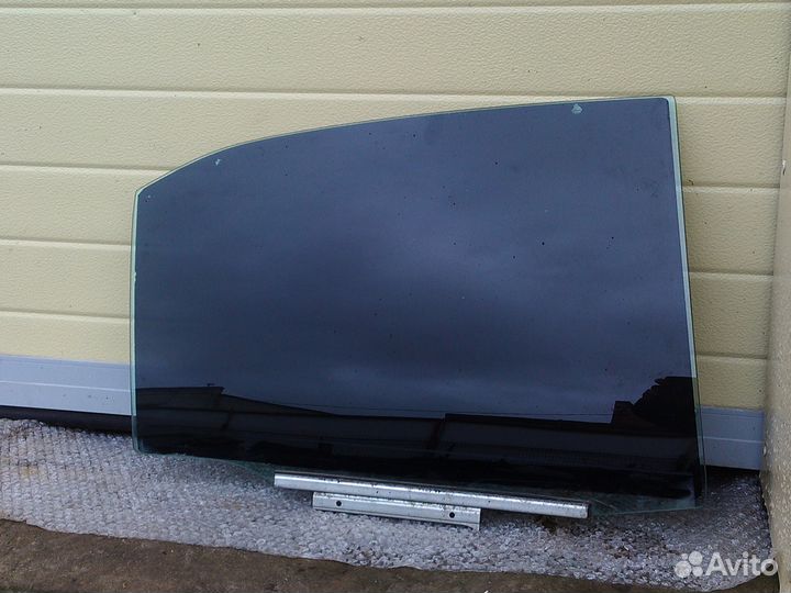 Тойота Камри XV40-стекла задней правой двери