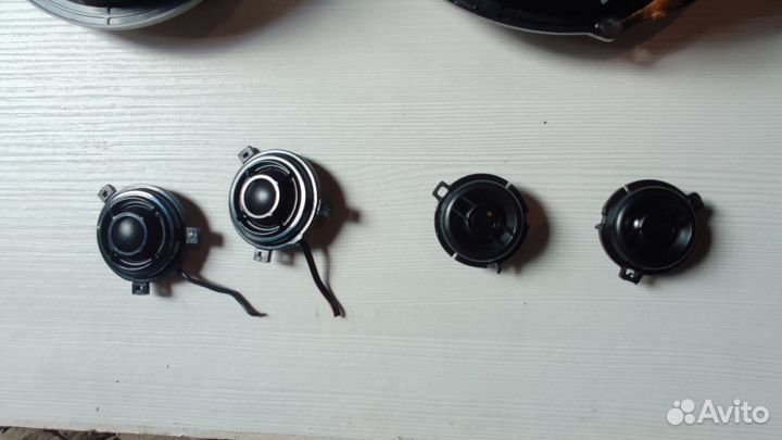 Колонки (динамики) Volkswagen tiguan
