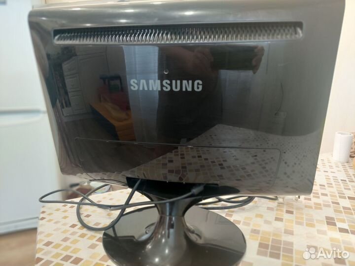 Монитор Samsung