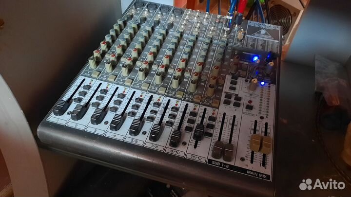 Микшерный пульт behringer 1622FX