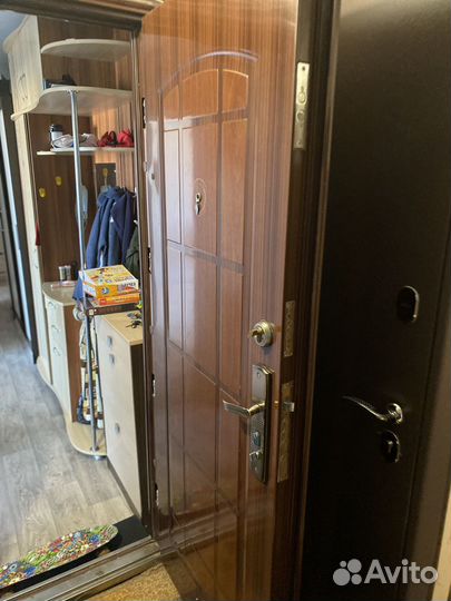 Дверь входная металлическая бу