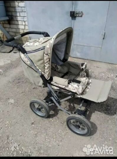 Прогулочная коляска