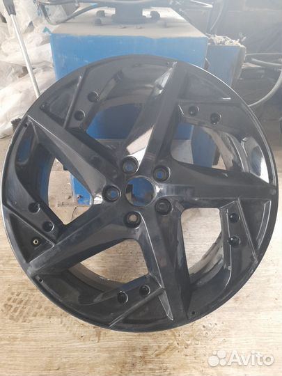 Диск на Omoda c5 r18