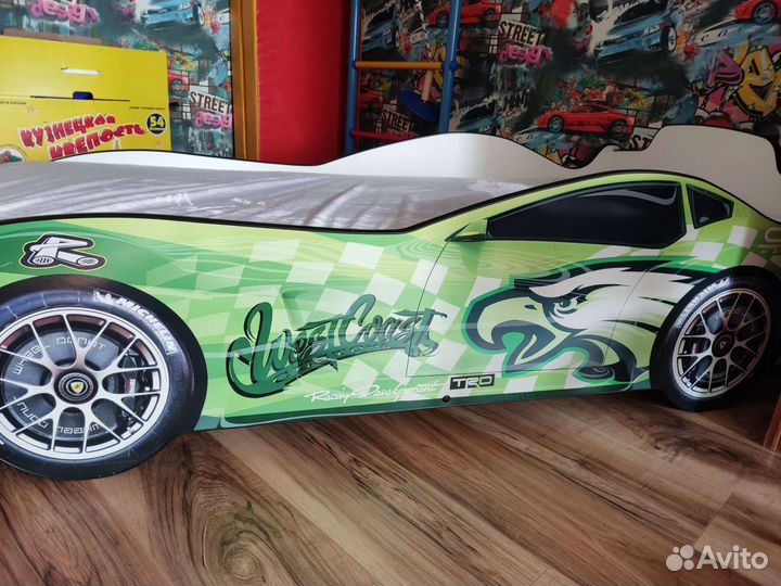 Кровать машинка