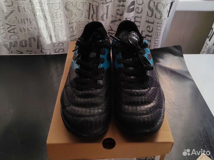 Футбольные бутсы