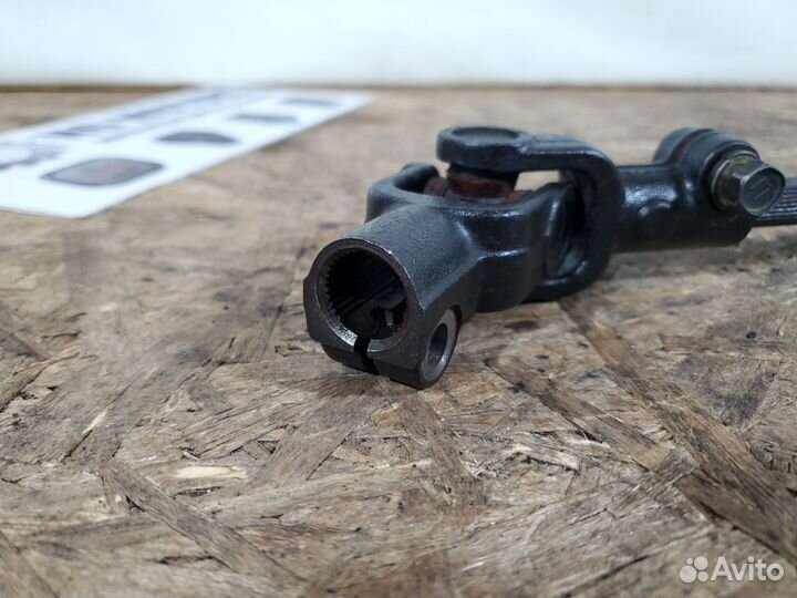 Рулевой карданчик в сборе Toyota Mark II GX100