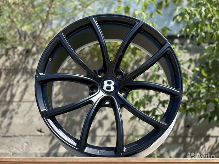 Кованые диски D23 Bentley Bentayga