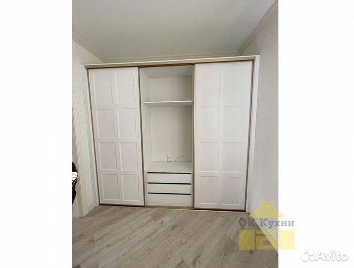 Шкаф распашной