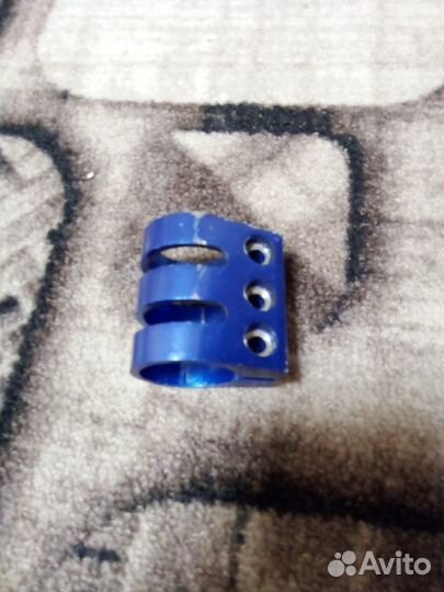 Зажим для трюкового самоката