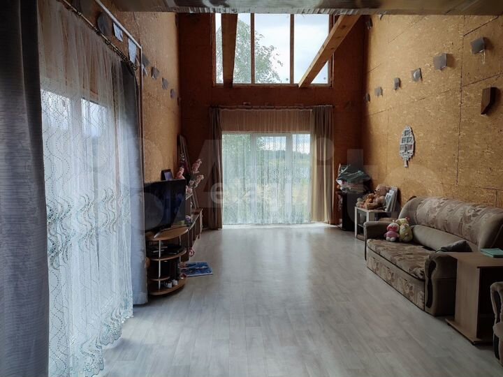 Дом 204,5 м² на участке 10 сот.