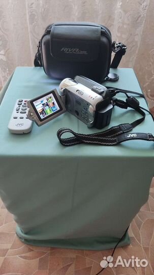 Цифровая видеокамера JVC