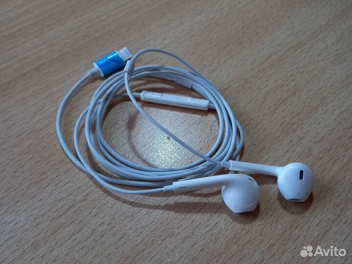 Наушники aerpods