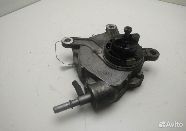 Насос вакуумный Toyota Avensis