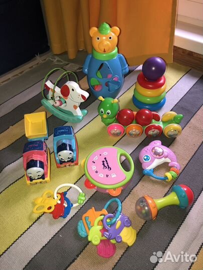 Развивающие игрушки 0+ коробкой