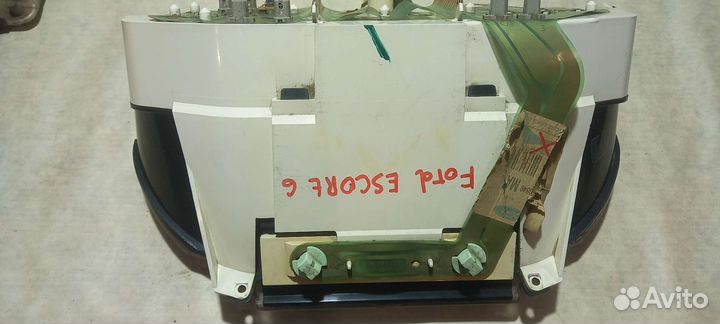 Щиток приборов Ford Escort 6