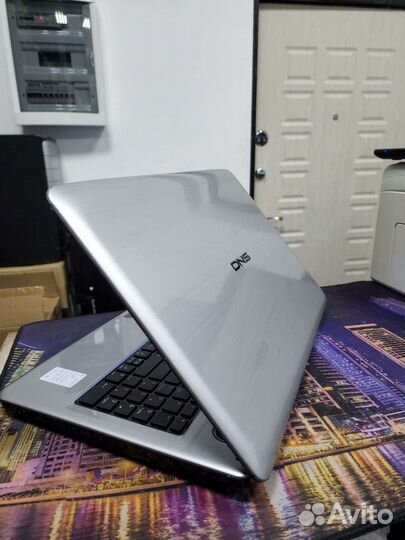 Ноутбук, подойдёт для игр i5-2430M 500gb 8gb