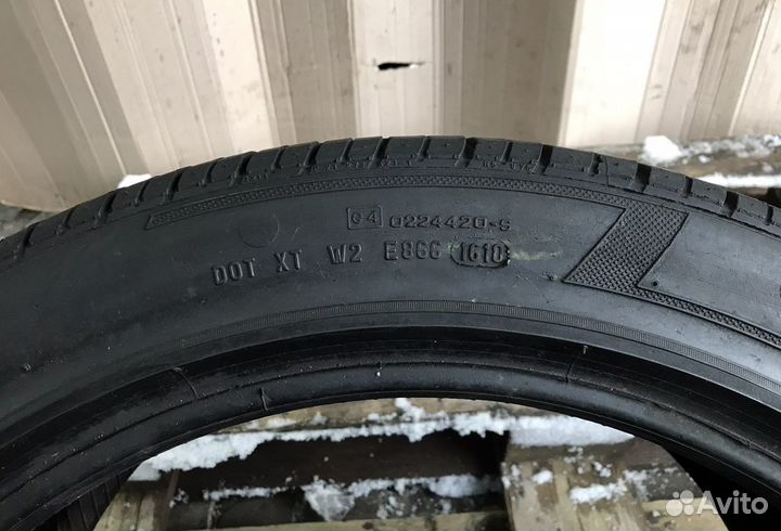 Pirelli P Zero Rosso 245/45 R19 98Y