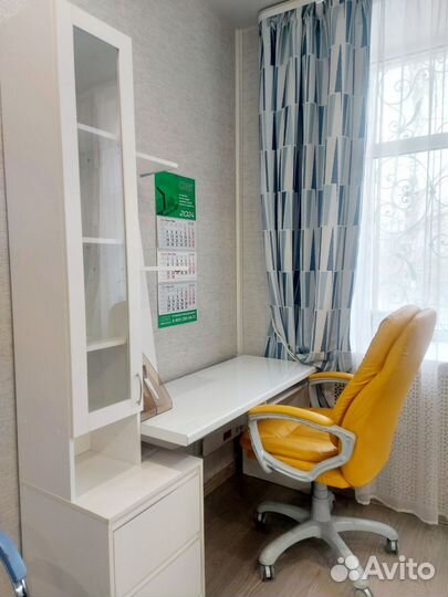 Стол офисный белый