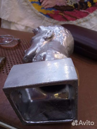 Бюст Маяковского