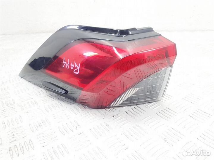 8156042230 Фонарь задний левый Toyota RAV4