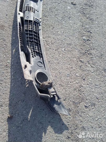 Жабо mitsubishi chariot grandis Митсубиси