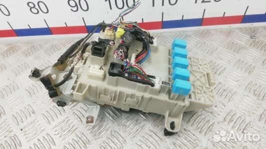 Блок предохранителей toyota RAV 4 ZCA2 (4BR07M102)