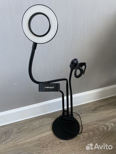 Кольцевая лампа со штативом