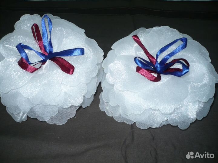 Пышные банты на резинках с бусинками и подвесками