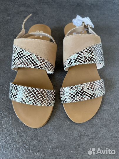 Сандалии со змеиным принтом Victoria’s Secret