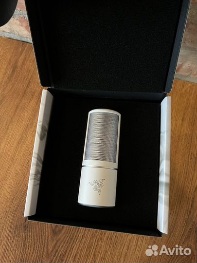 Микрофон Razer Seiren X Mercury