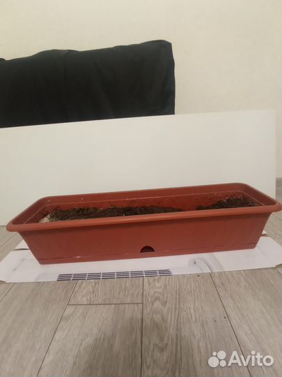 Ящик пластиковый для цветов