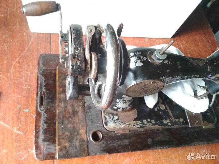 Швейная машинка Зингер