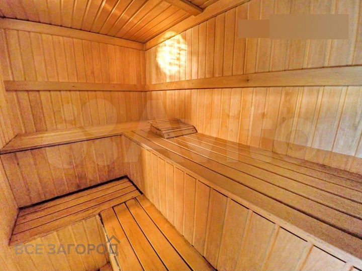 Коттедж 900 м² на участке 30 сот.