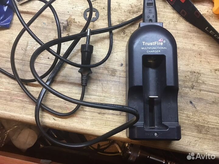 Зарядное устройство для литиевых аккумуляторов