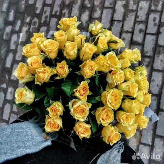 Букет розы желтые сорт Тара