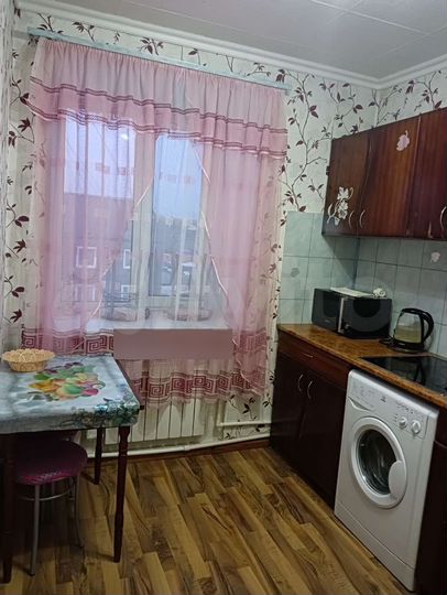 2-к. квартира, 45 м², 3/3 эт.