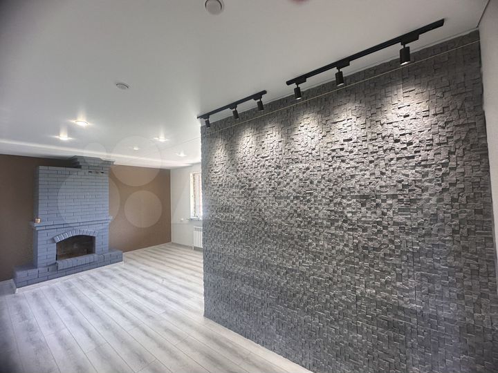 Дом 195,7 м² на участке 12 сот.