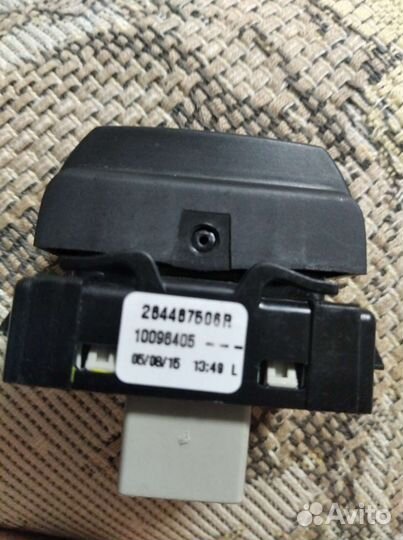 Кнопка парктроника Renault Logan