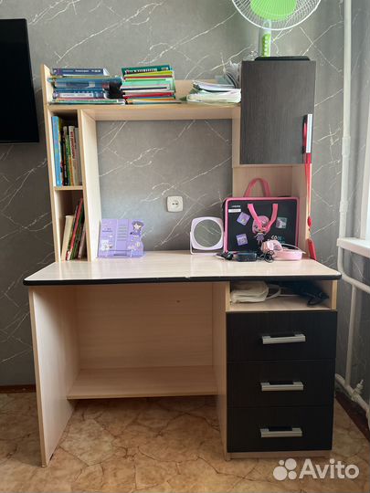 Школьный стол