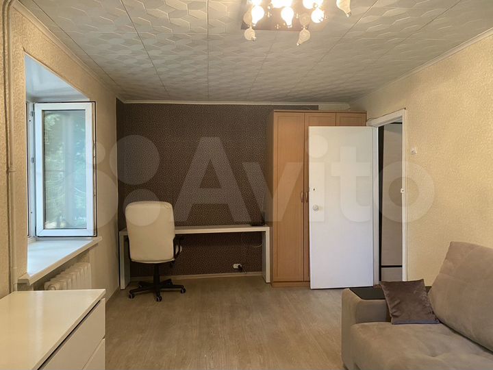 3-к. квартира, 60 м², 2/4 эт.