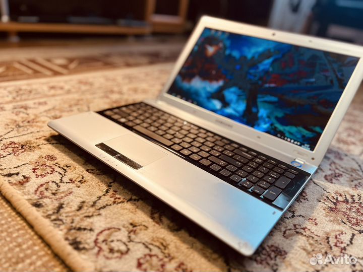 Отличный Ноутбук Samsung core i5/4гб/GeForce
