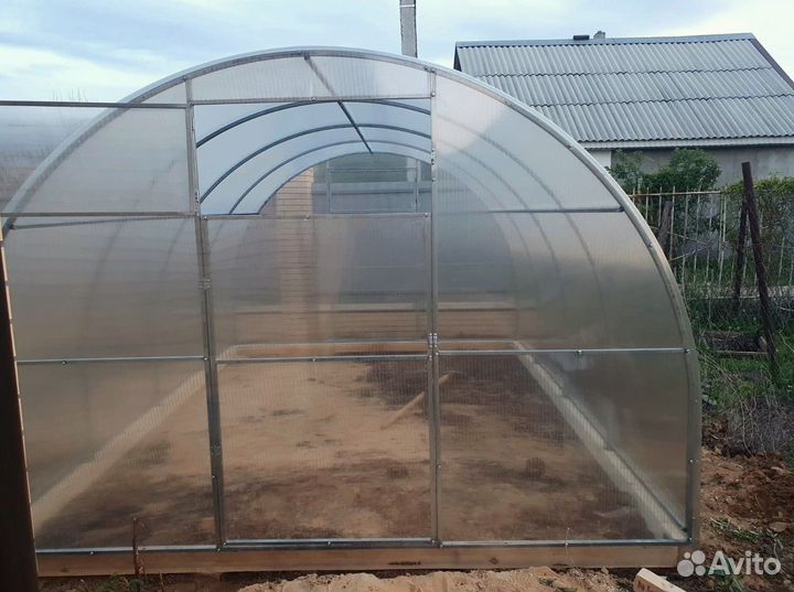 Теплица из поликарбоната