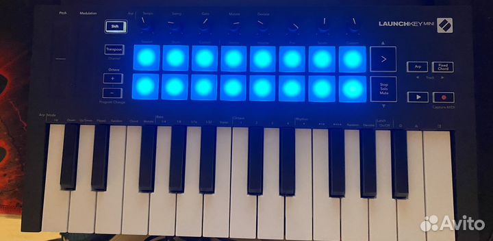 Midi клавиатура novation launchkey mini mk3