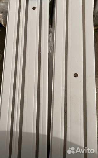 Пластиковые потолочные карнизы