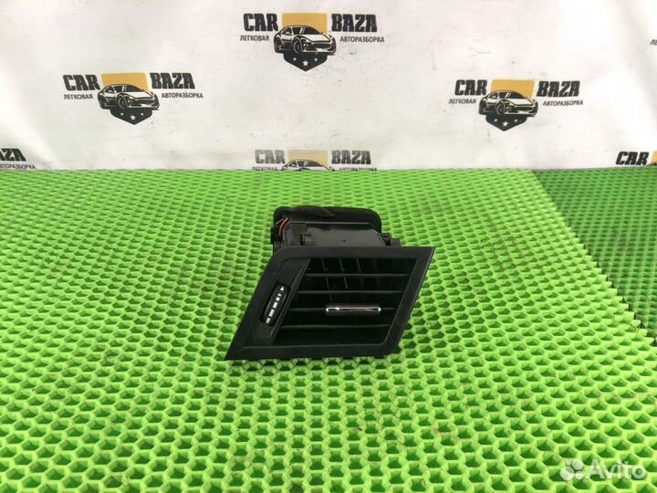 Дефлектор воздушный правый R Mercedes-Benz E-class