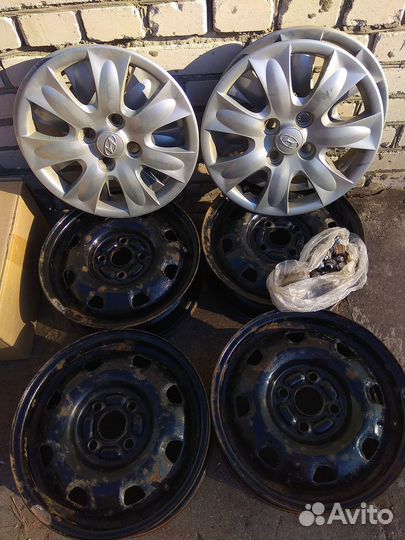 Диски на Hyundai Getz R14 с колпаками, оригинальны
