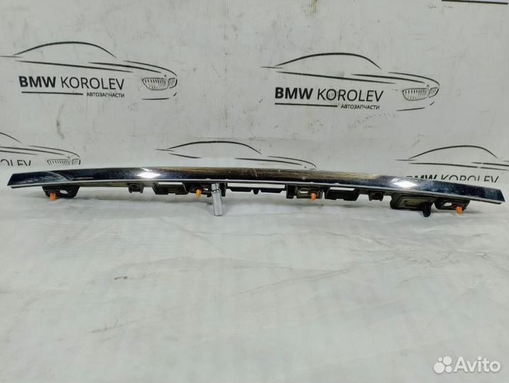 Накладка двери багажника mercedes-benz W204 (униве