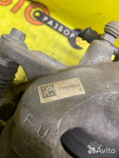 Суппорт передний правый Opel Astra J A16LET 2013